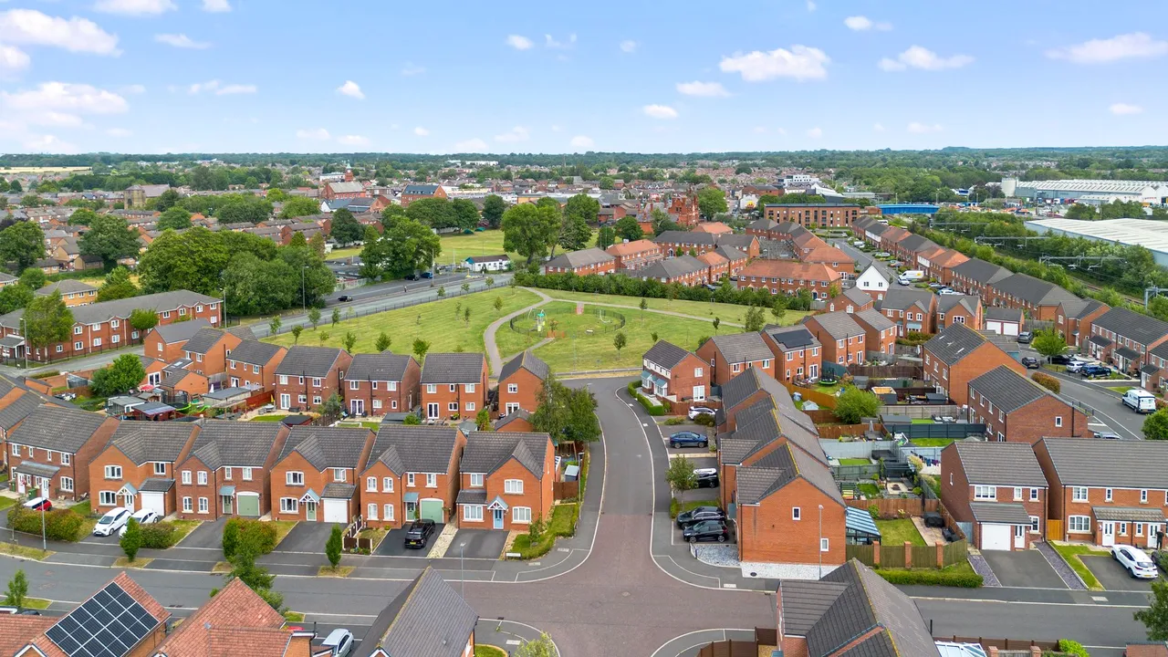 Thornton Drive, Newton-Le-Willows, Newton-Le-Willows, WA12 9AP, photo 17