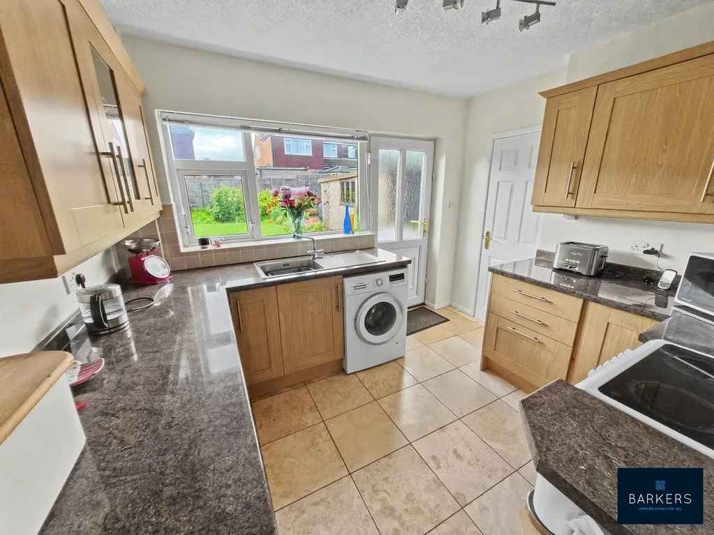 Swincliffe Crescent, Gomersal BD19 4BD, photo 6