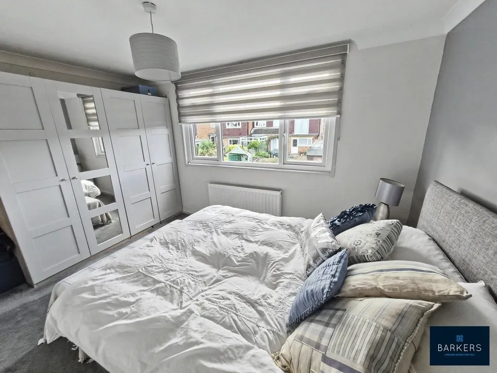 Swincliffe Crescent, Gomersal BD19 4BD, photo 10