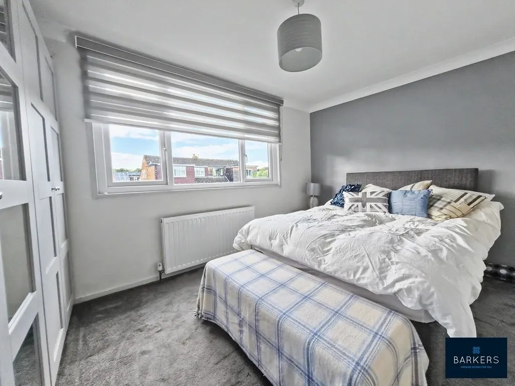 Swincliffe Crescent, Gomersal BD19 4BD, photo 9