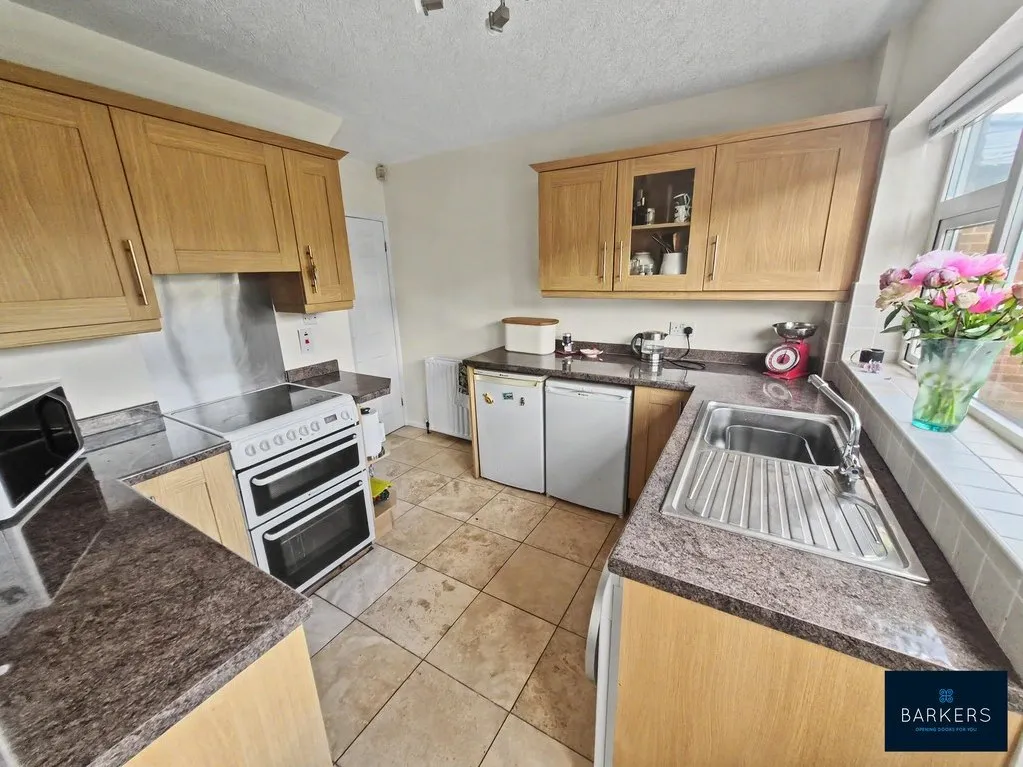 Swincliffe Crescent, Gomersal BD19 4BD, photo 7