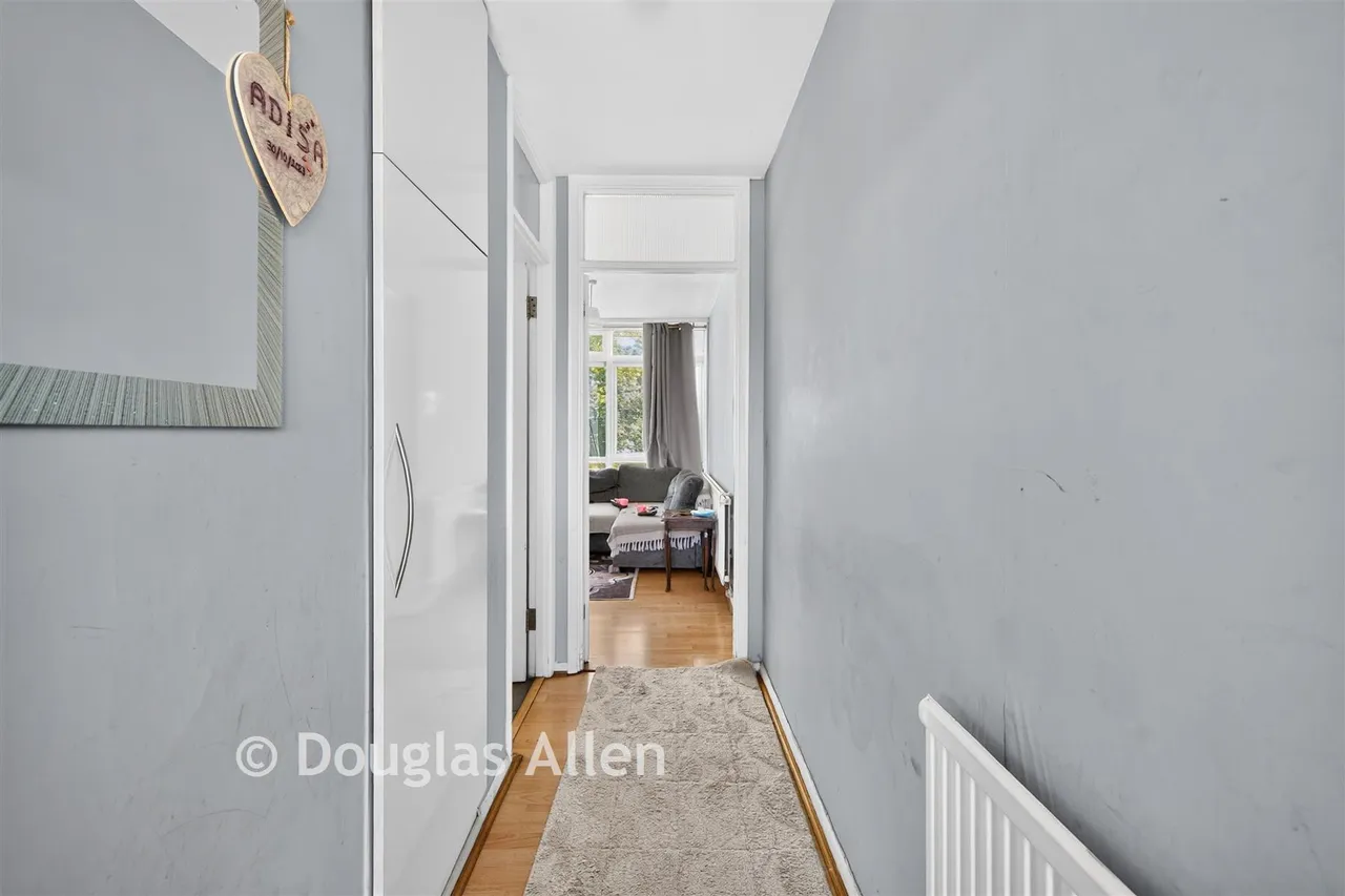 Chelmsford Road, South Woodford, E18, photo 7