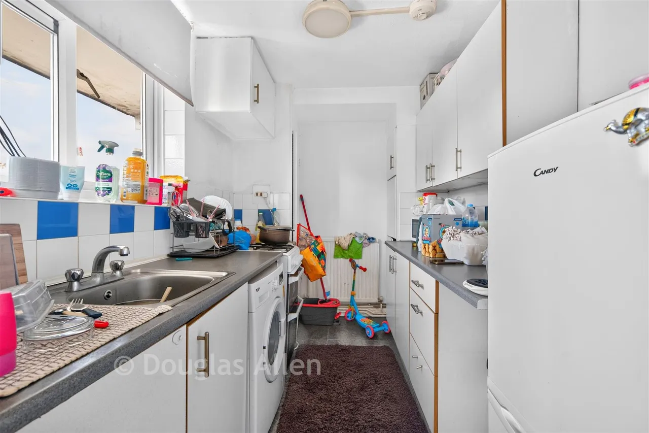 Chelmsford Road, South Woodford, E18, photo 6