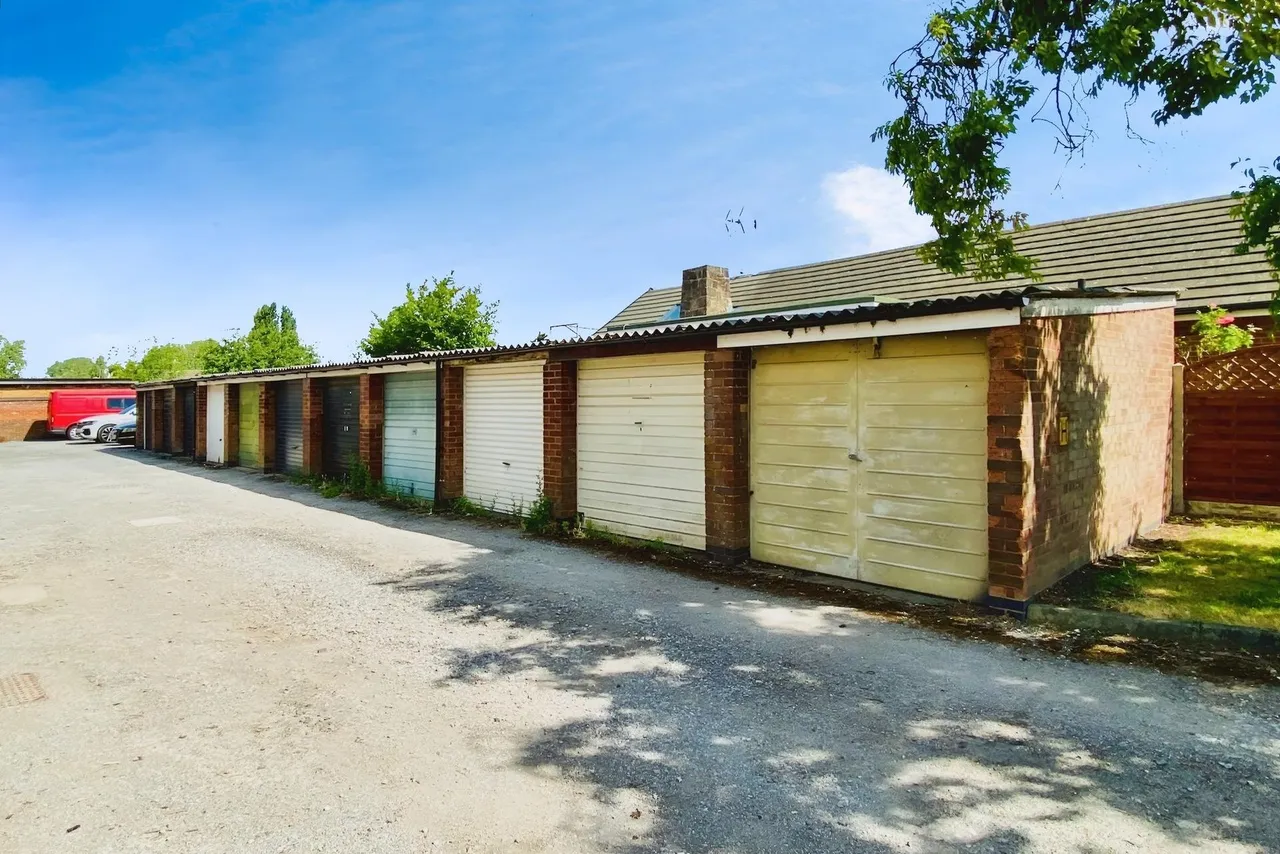 Cherry Tree Court, Kirby Muxloe, LE9, photo 13