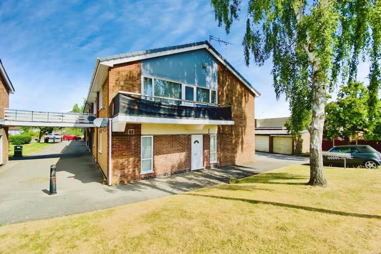 2 bed flat for sale, Cherry Tree Court, Kirby Muxloe, LE9