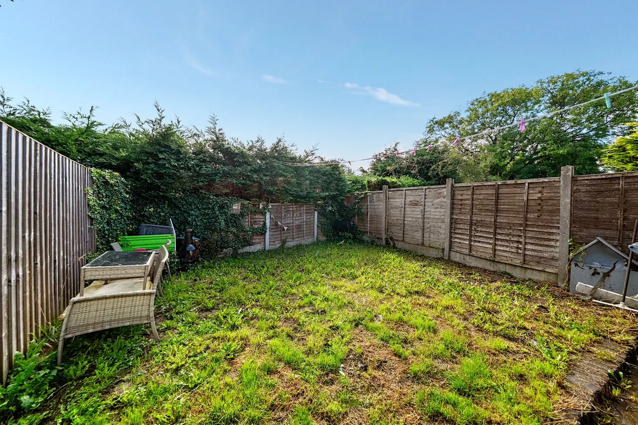 Cumber Close, Wilmslow, photo 21