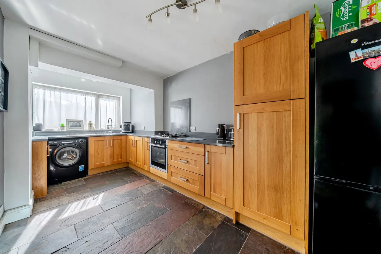 Cumber Close, Wilmslow, photo 8