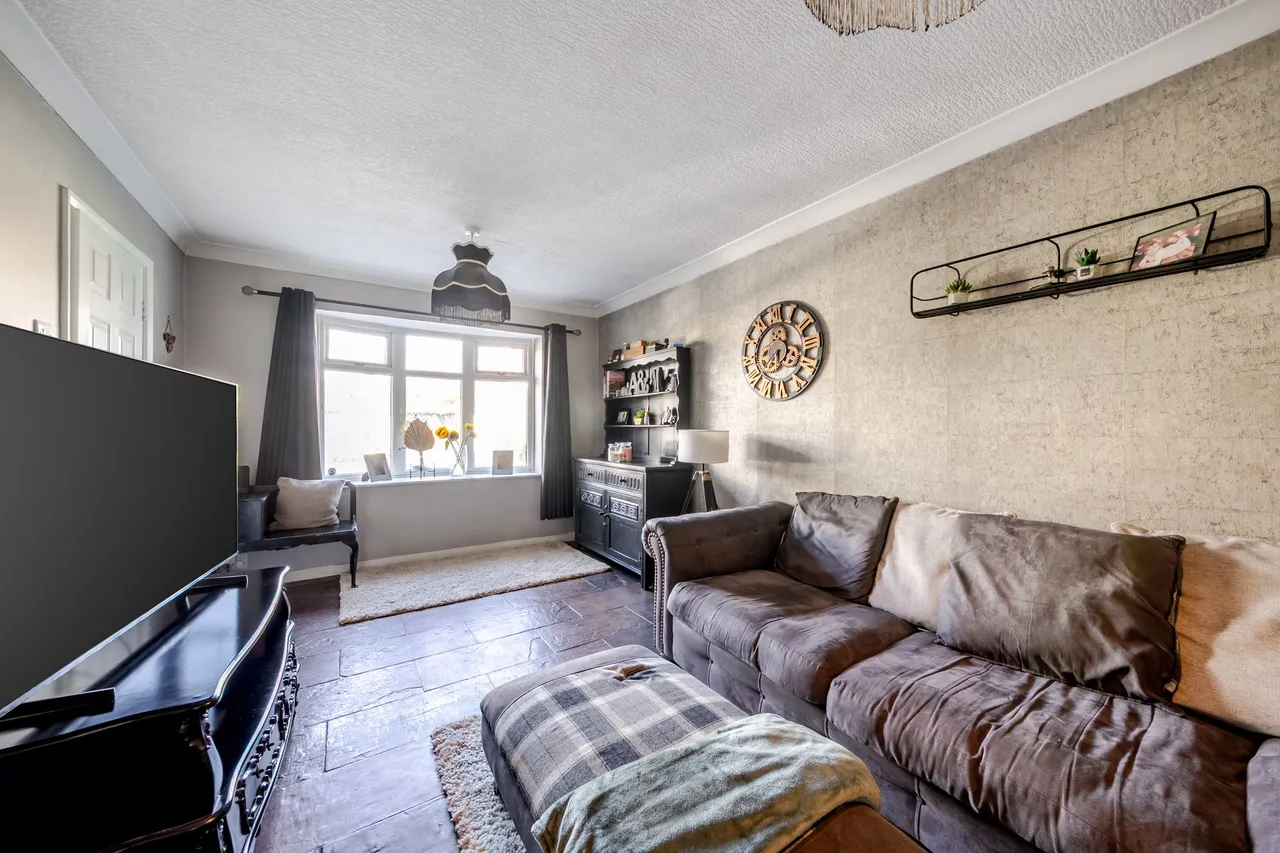 Cumber Close, Wilmslow, photo 6
