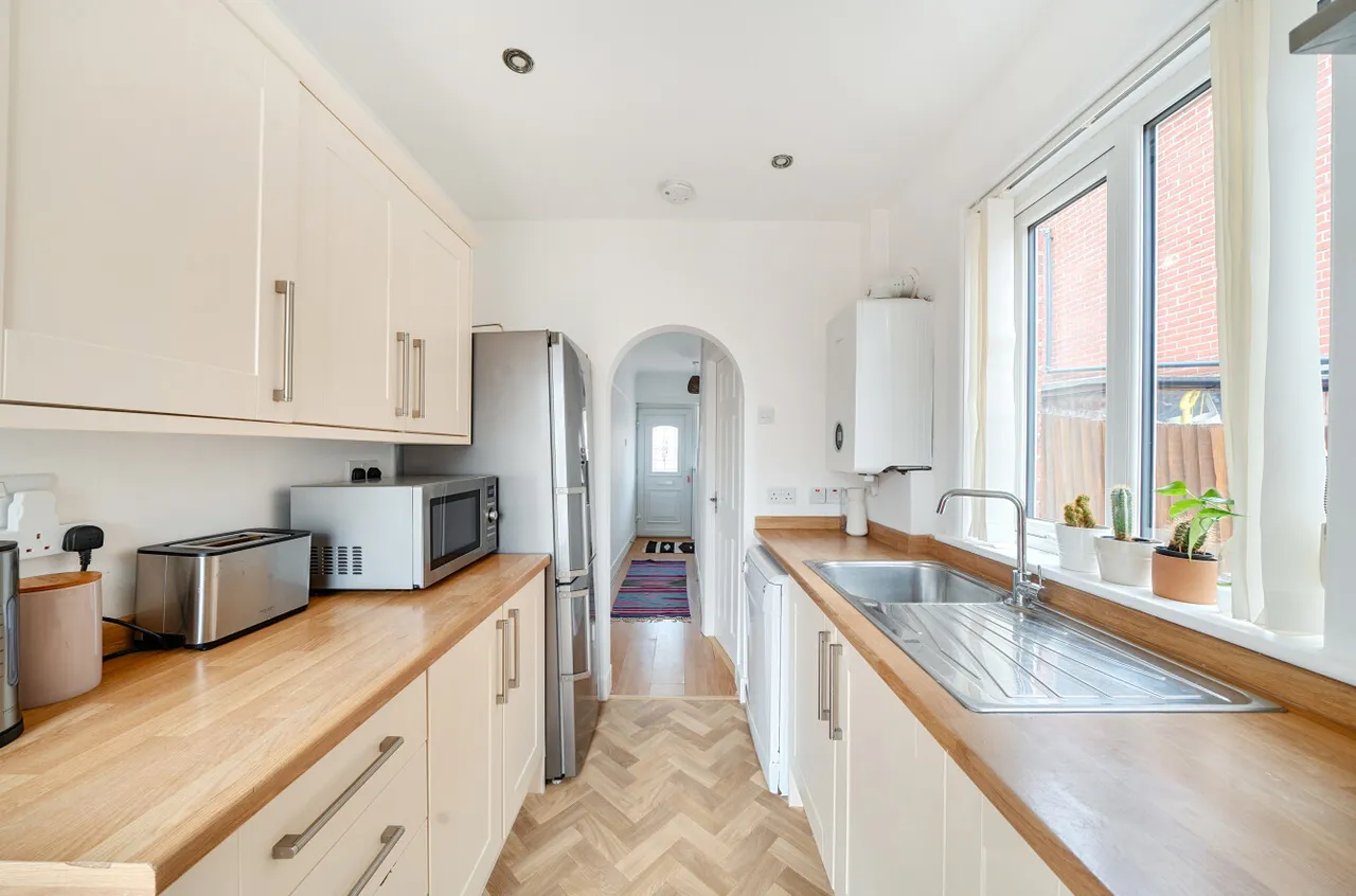King Georges Avenue, Regents Park, SO15, photo 15
