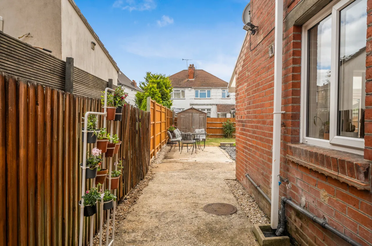 King Georges Avenue, Regents Park, SO15, photo 26