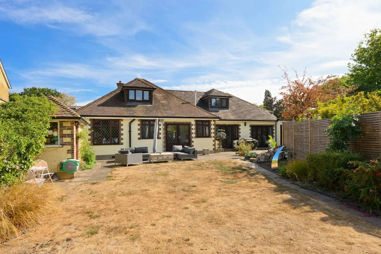 Kings Road, Walton-on-Thames, KT12, photo 10