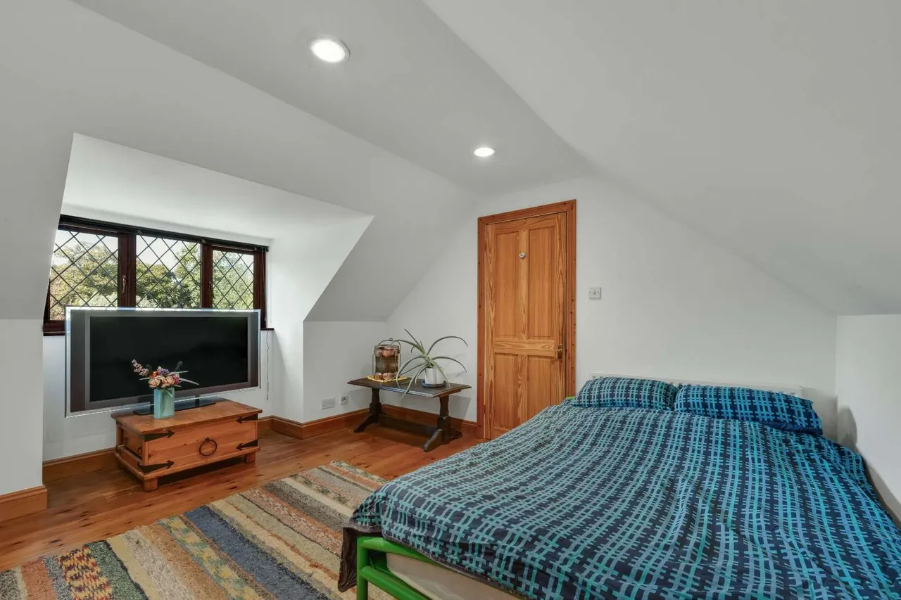 Kings Road, Walton-on-Thames, KT12, photo 17