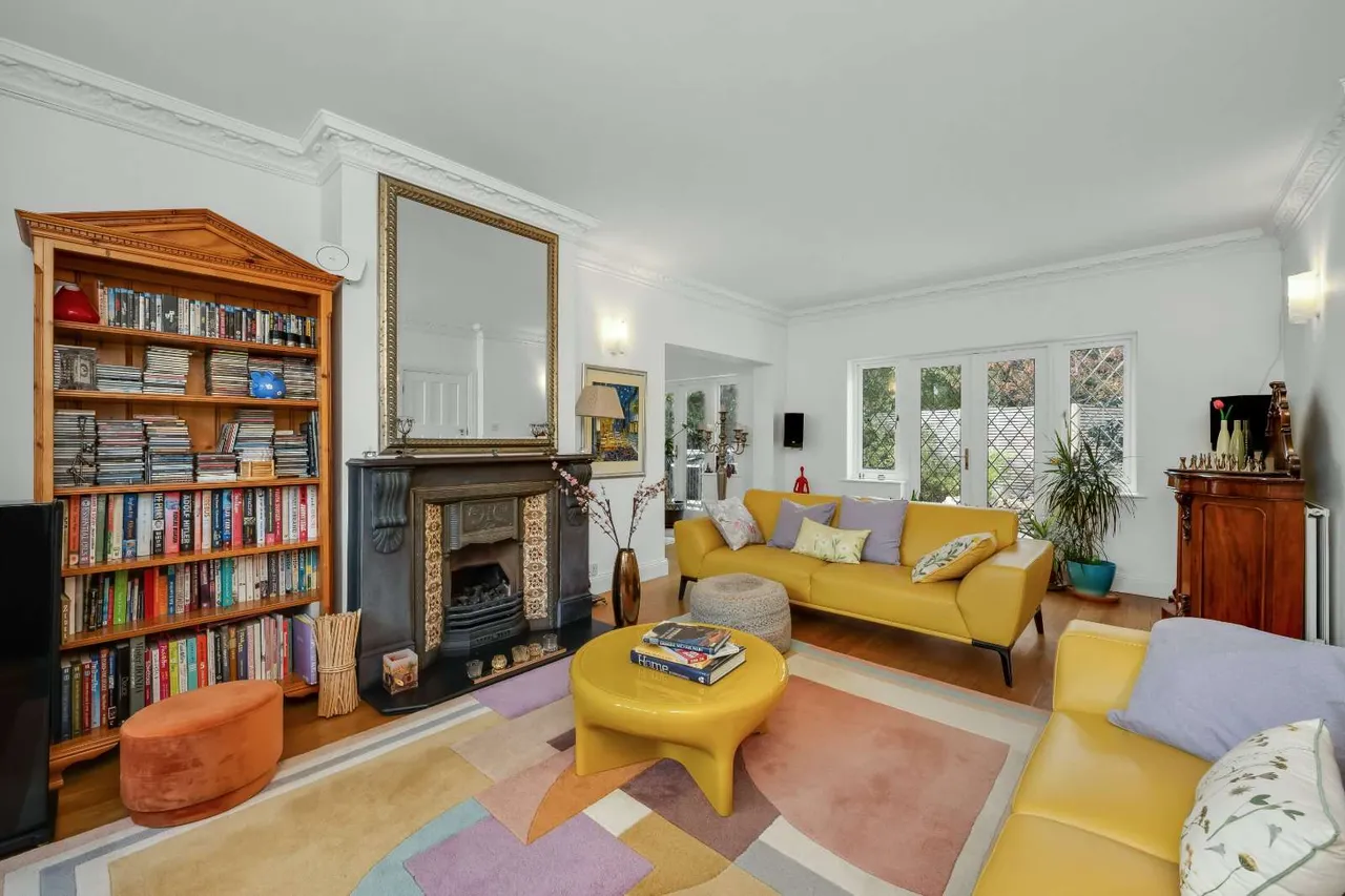 Kings Road, Walton-on-Thames, KT12, photo 9