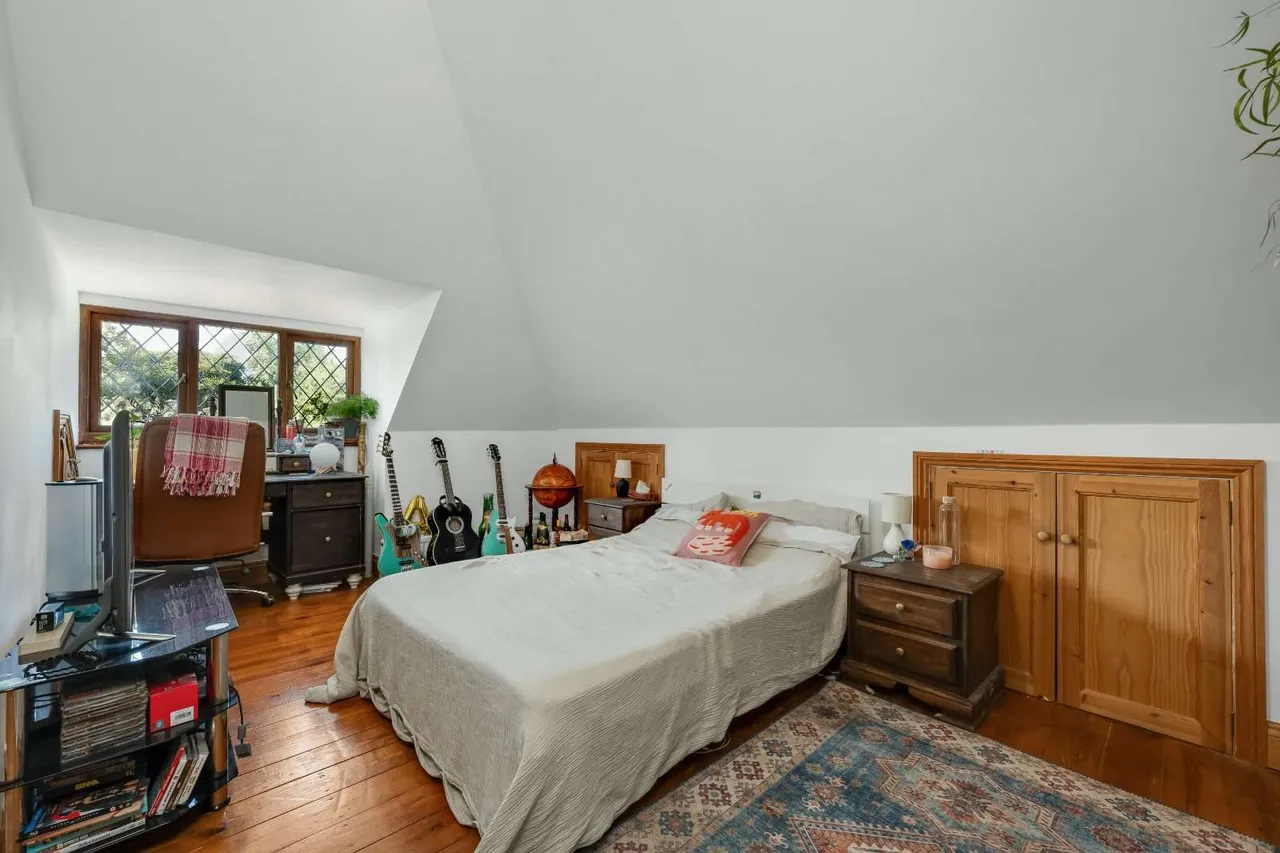 Kings Road, Walton-on-Thames, KT12, photo 18