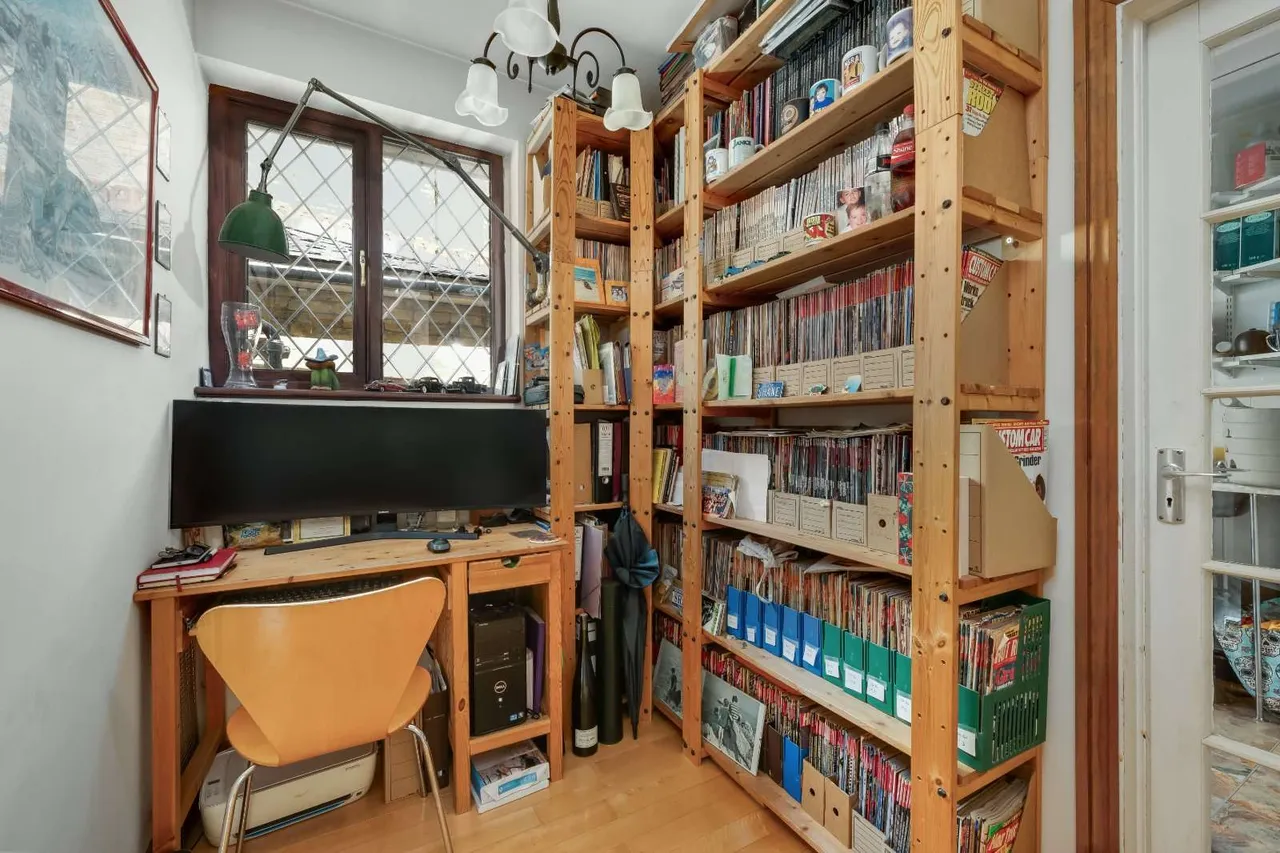 Kings Road, Walton-on-Thames, KT12, photo 13