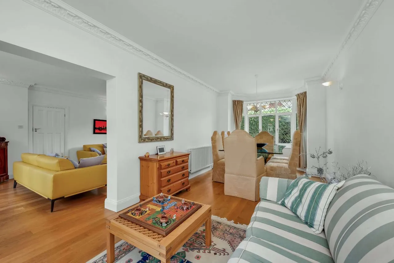 Kings Road, Walton-on-Thames, KT12, photo 8