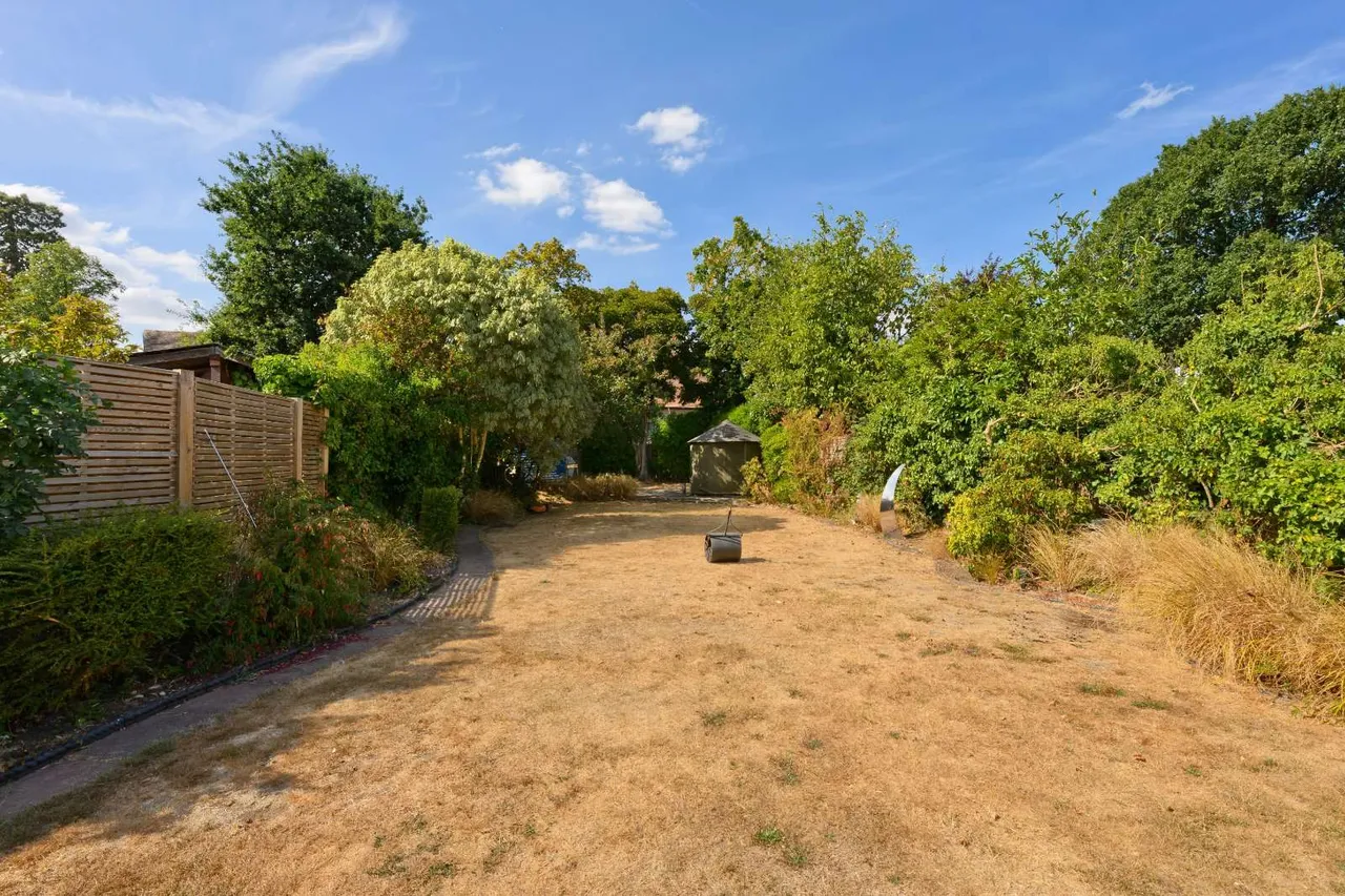 Kings Road, Walton-on-Thames, KT12, photo 6