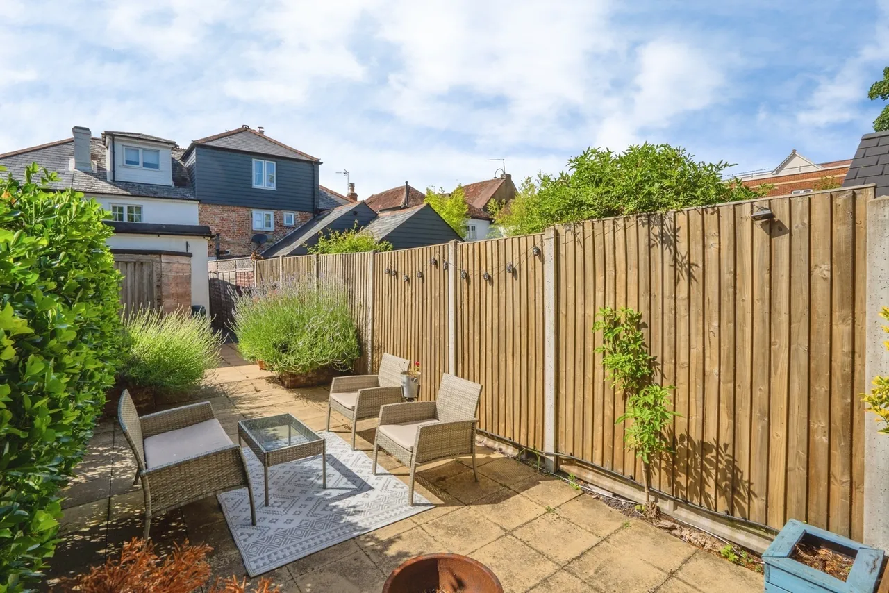 London Road, Purbrook, PO7, photo 10