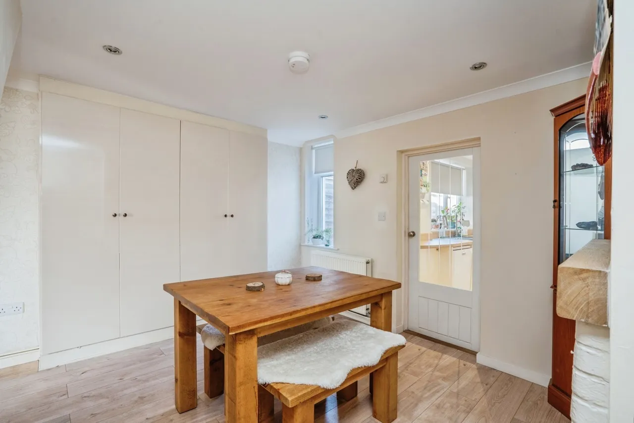 London Road, Purbrook, PO7, photo 6
