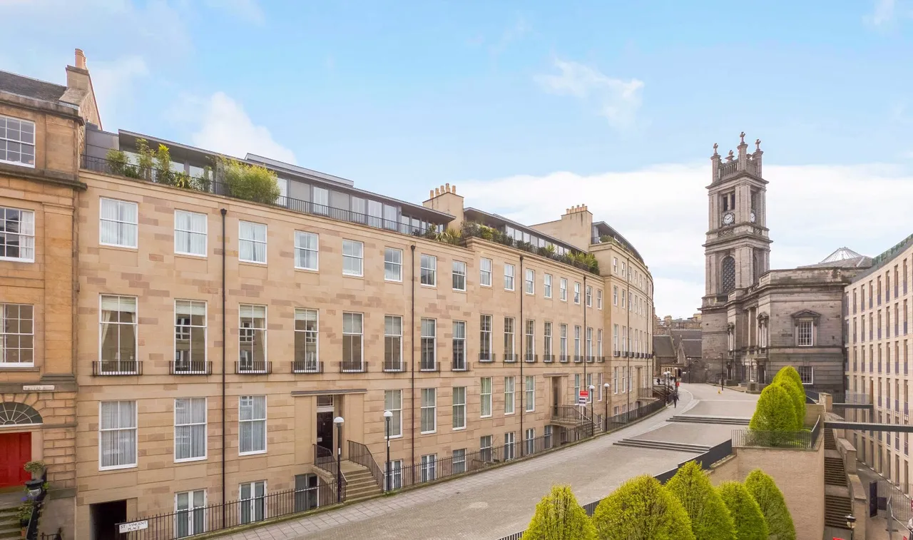 2 bed flat for sale, Fettes Row, New Town, EH3