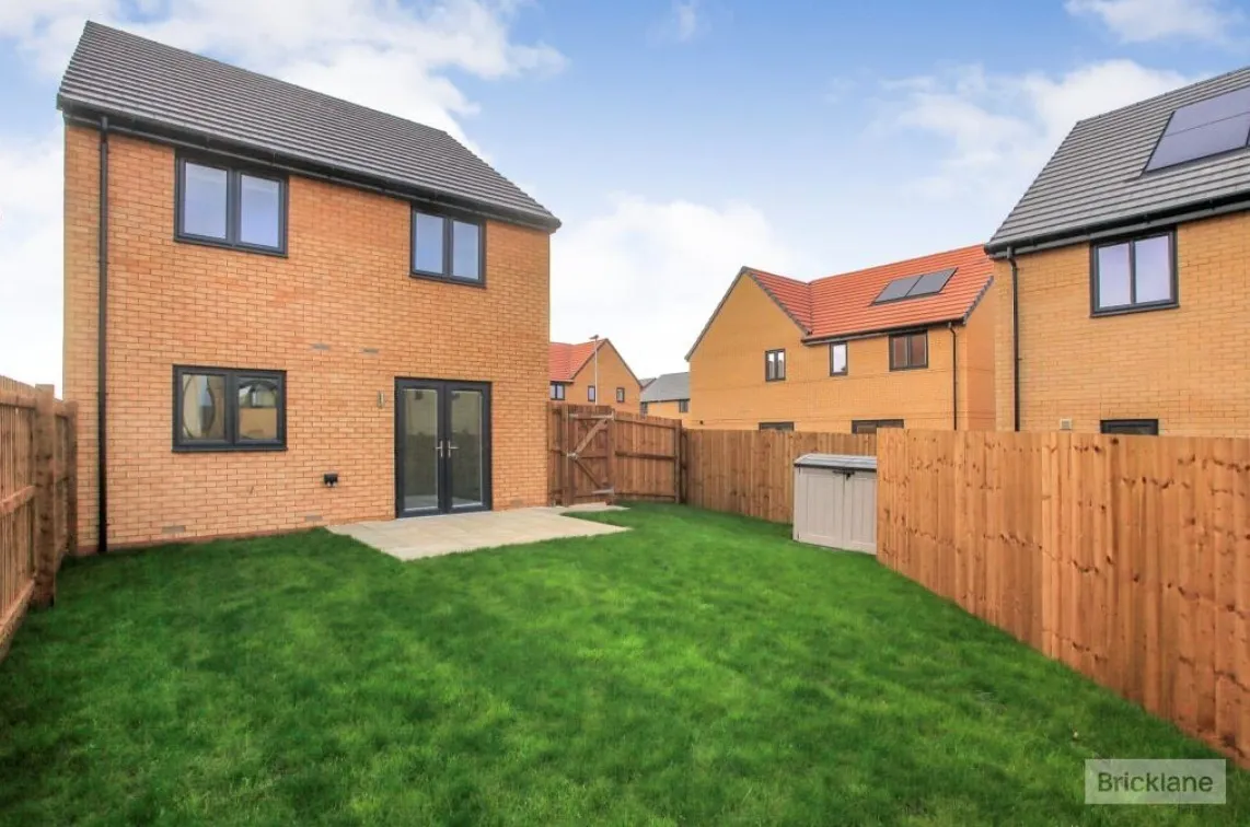 4 bed house to rent, Stonemason Way, Peterborough, PE4