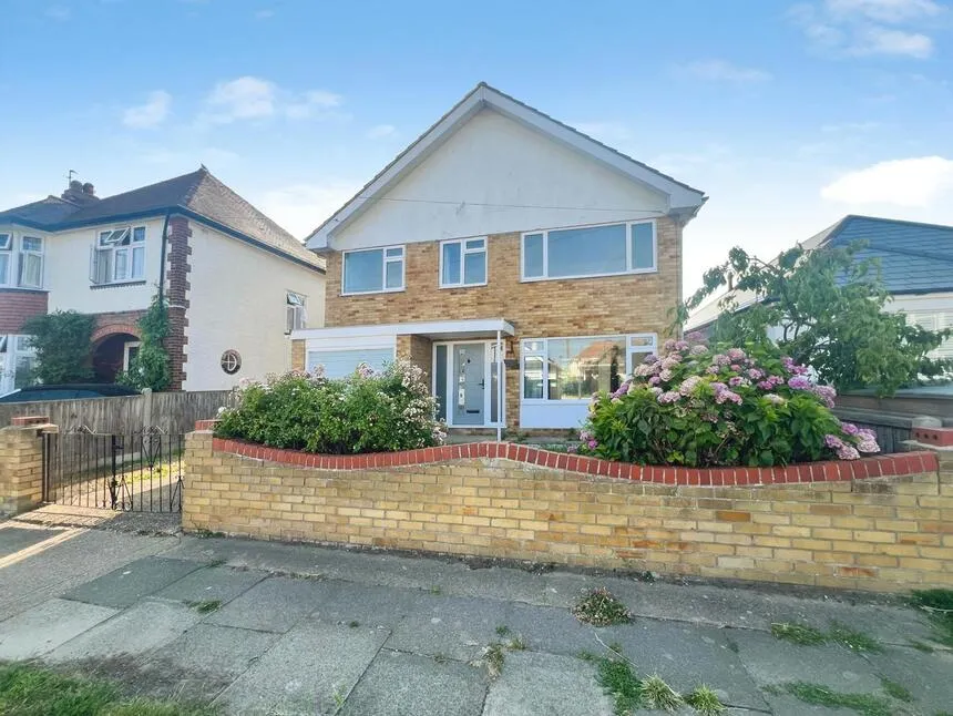 4 bed house for sale — Oxenden Park Drive, Herne Bay, Kent, CT6