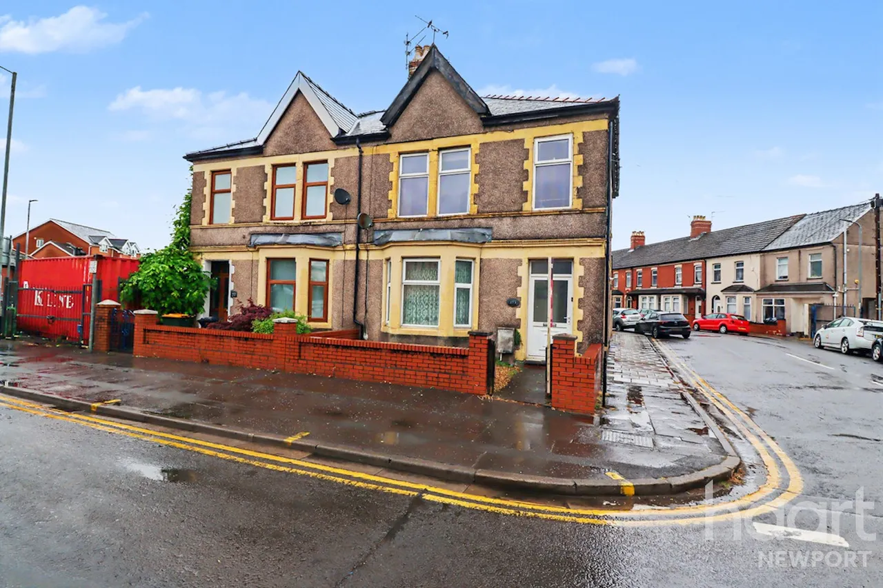 1 bed flat for sale, Corporation Road, Newport, NP19