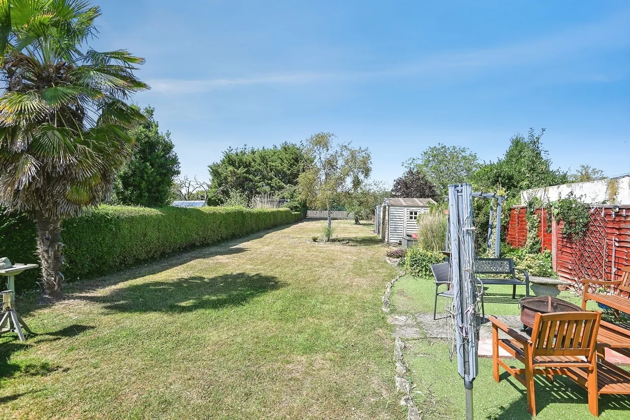 Queenborough Road, Halfway, ME12, photo 9