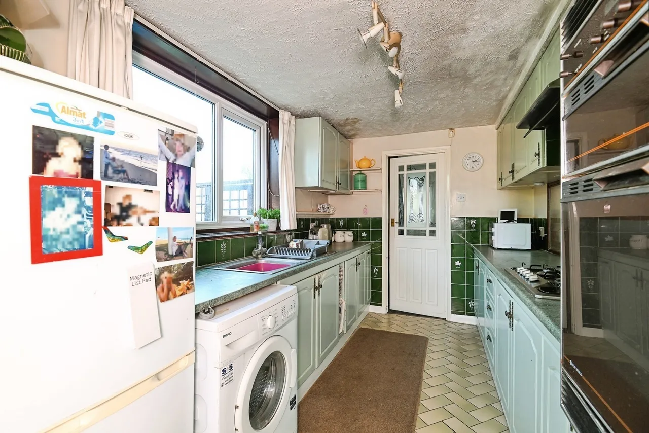 Queenborough Road, Halfway, ME12, photo 6