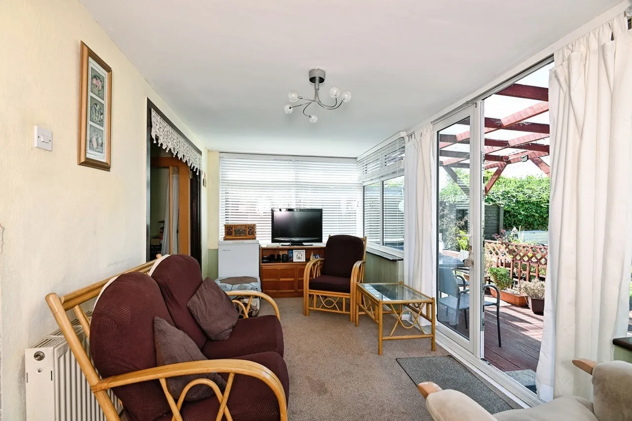Queenborough Road, Halfway, ME12, photo 4