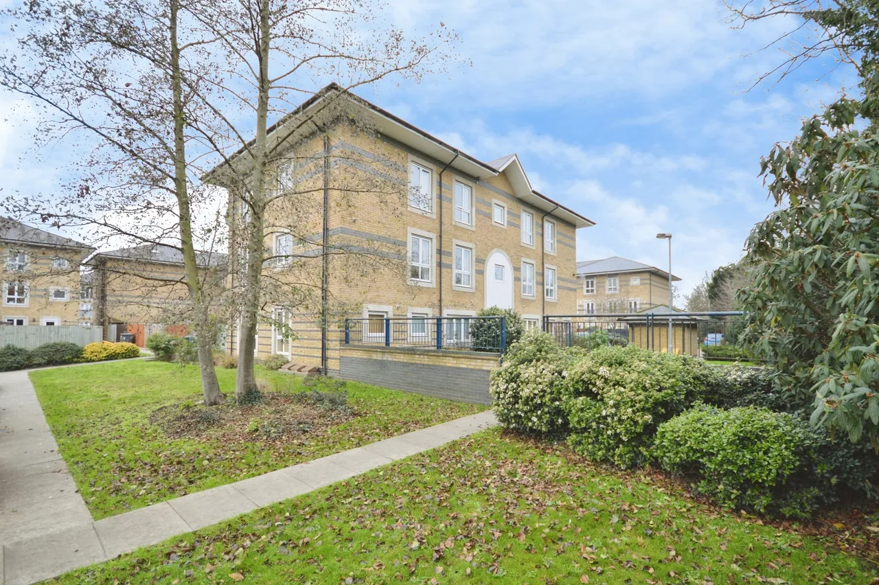 2 bed flat to rent, Longworth Avenue, Chesterton, CB4