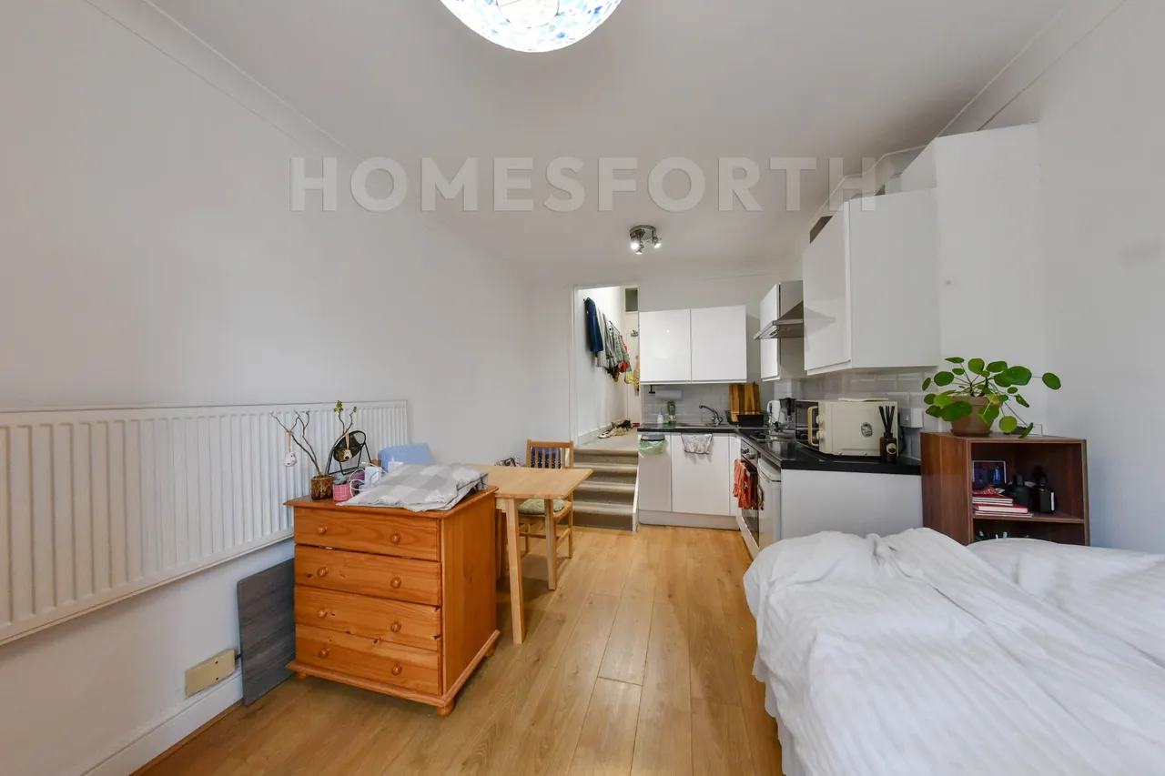 Manstone Road, Cricklewood, NW2, photo 2