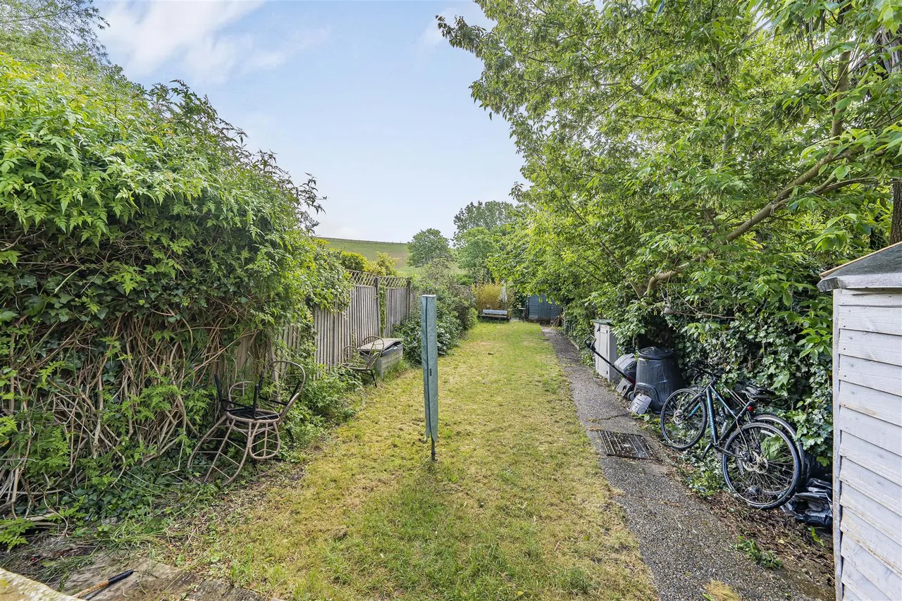 Penn Road, Datchet, Slough, Berkshire, SL3 9HT, photo 9