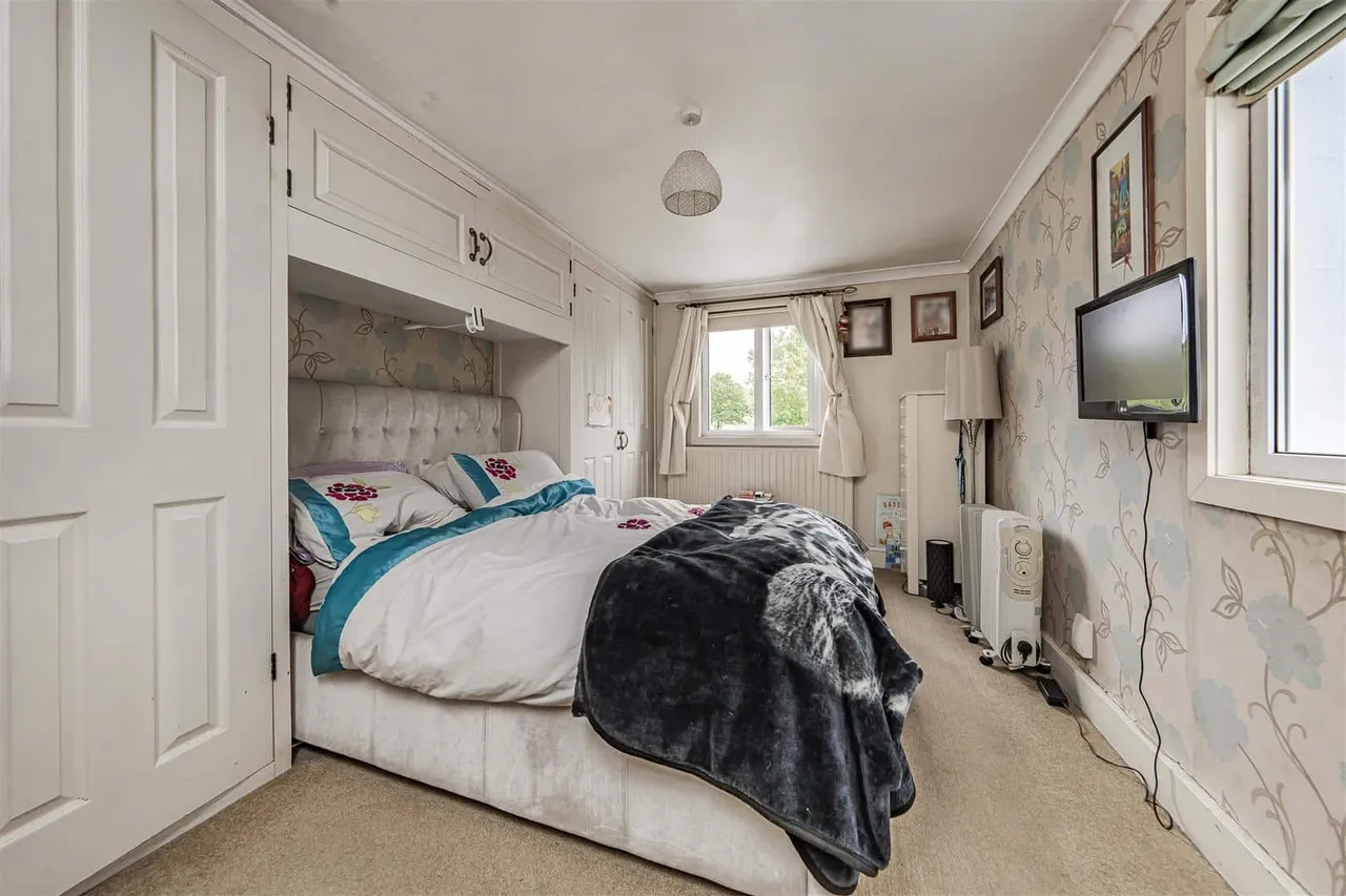 Penn Road, Datchet, Slough, Berkshire, SL3 9HT, photo 5