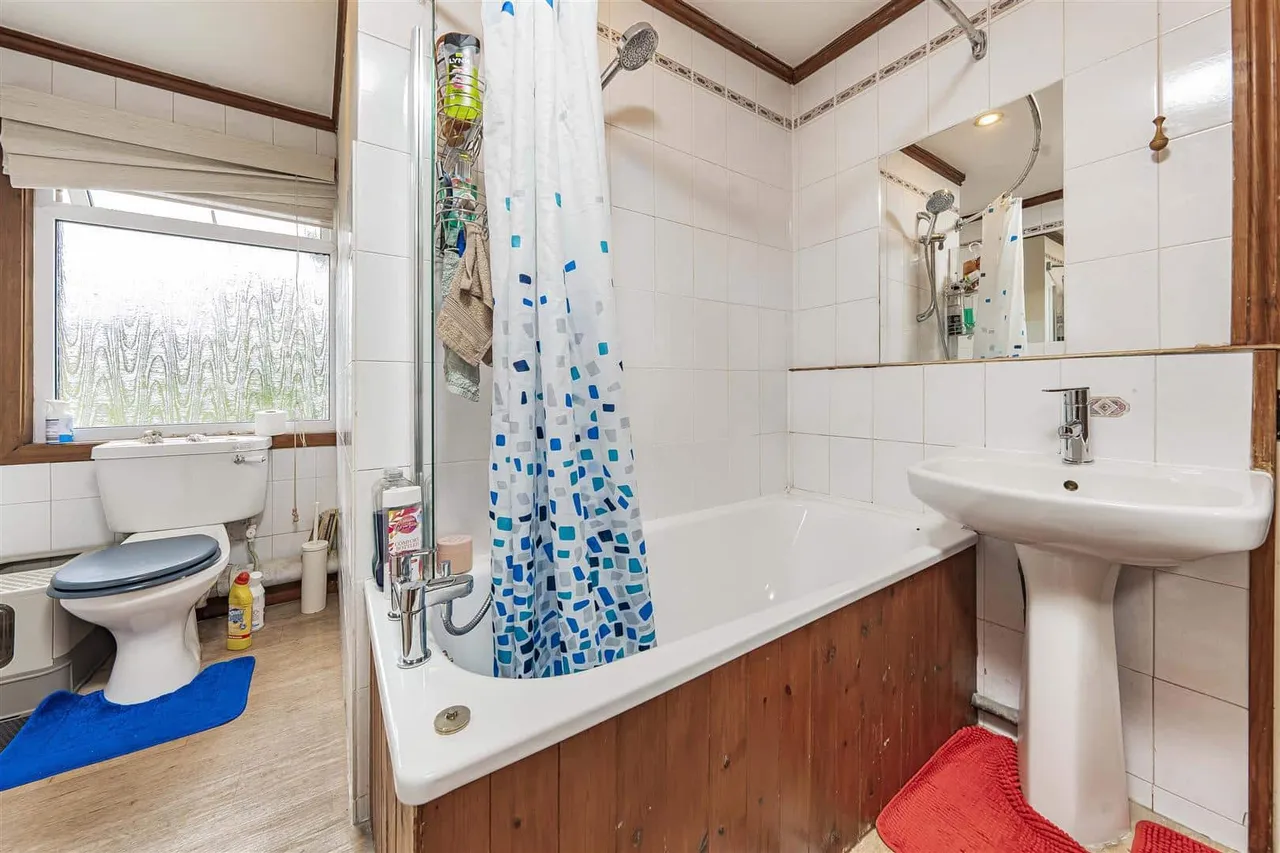 Penn Road, Datchet, Slough, Berkshire, SL3 9HT, photo 8