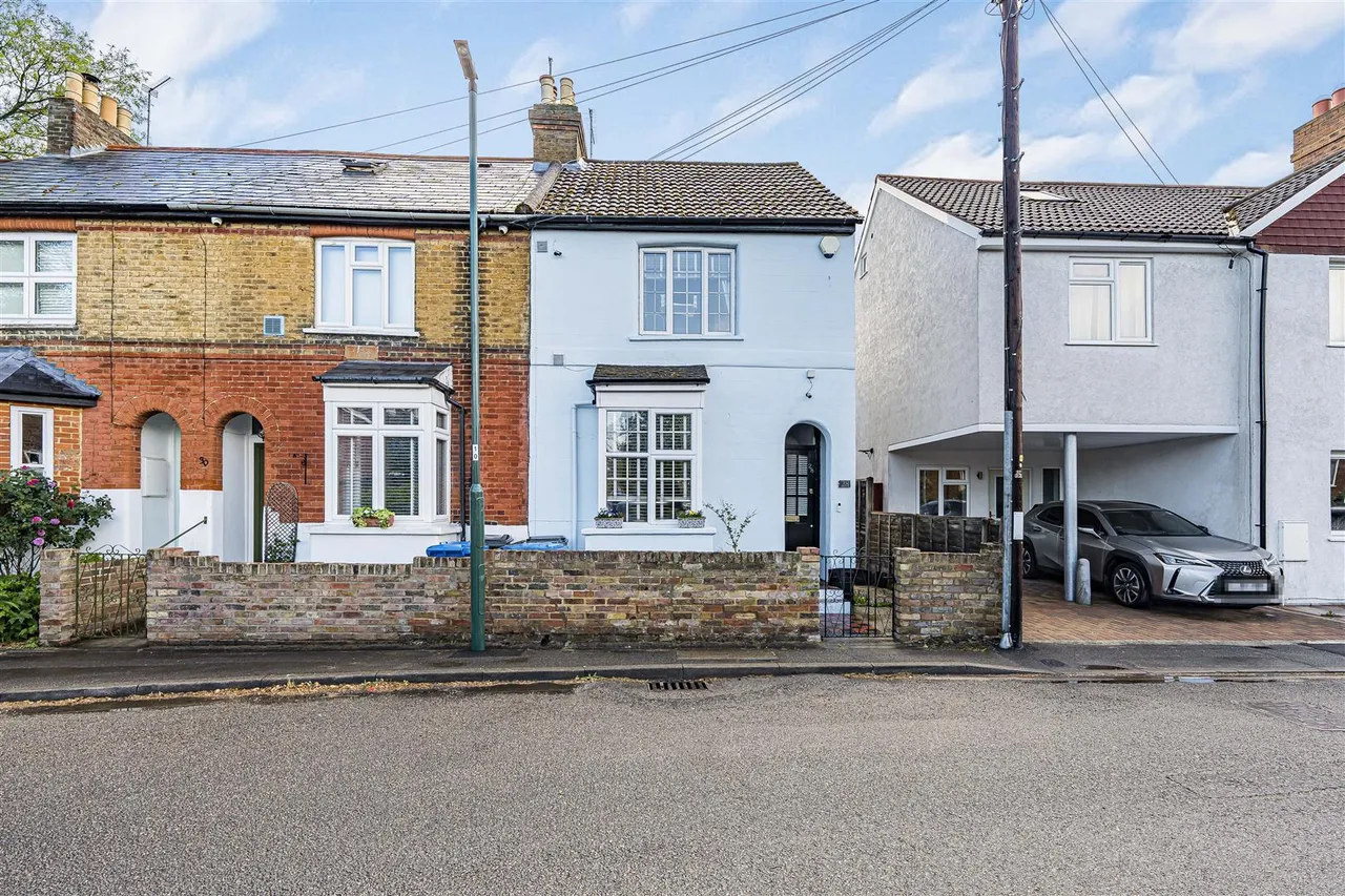2 bed house for sale — Penn Road, Datchet, Slough, Berkshire, SL3 9HT