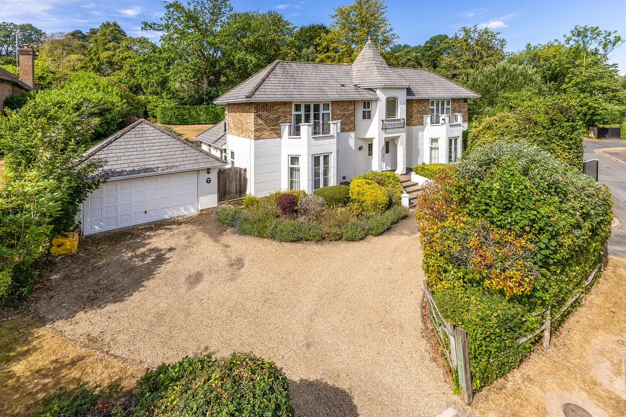 4 bed house for sale — Brassey Hill, Oxted, RH8