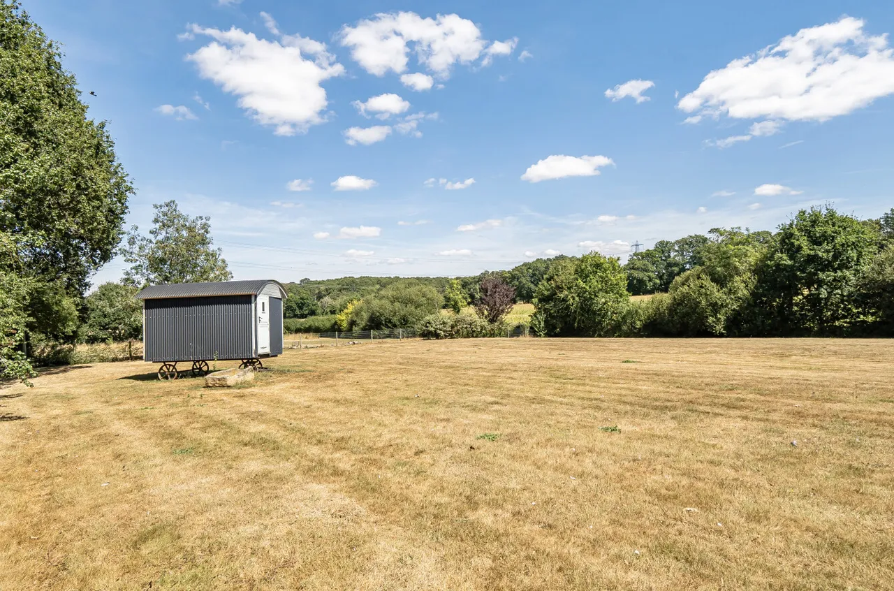 Castle Farm Lane, Wickham, PO17, photo 14