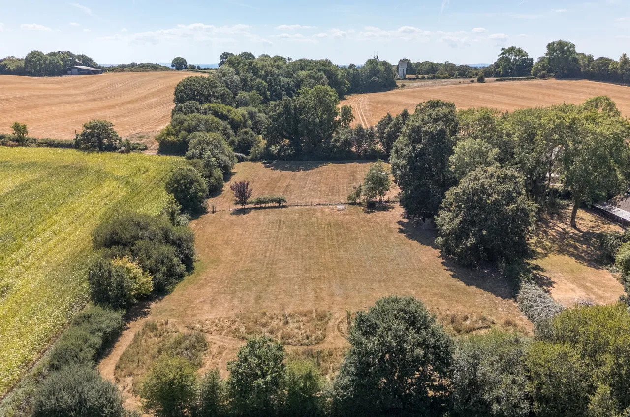 Castle Farm Lane, Wickham, PO17, photo 2