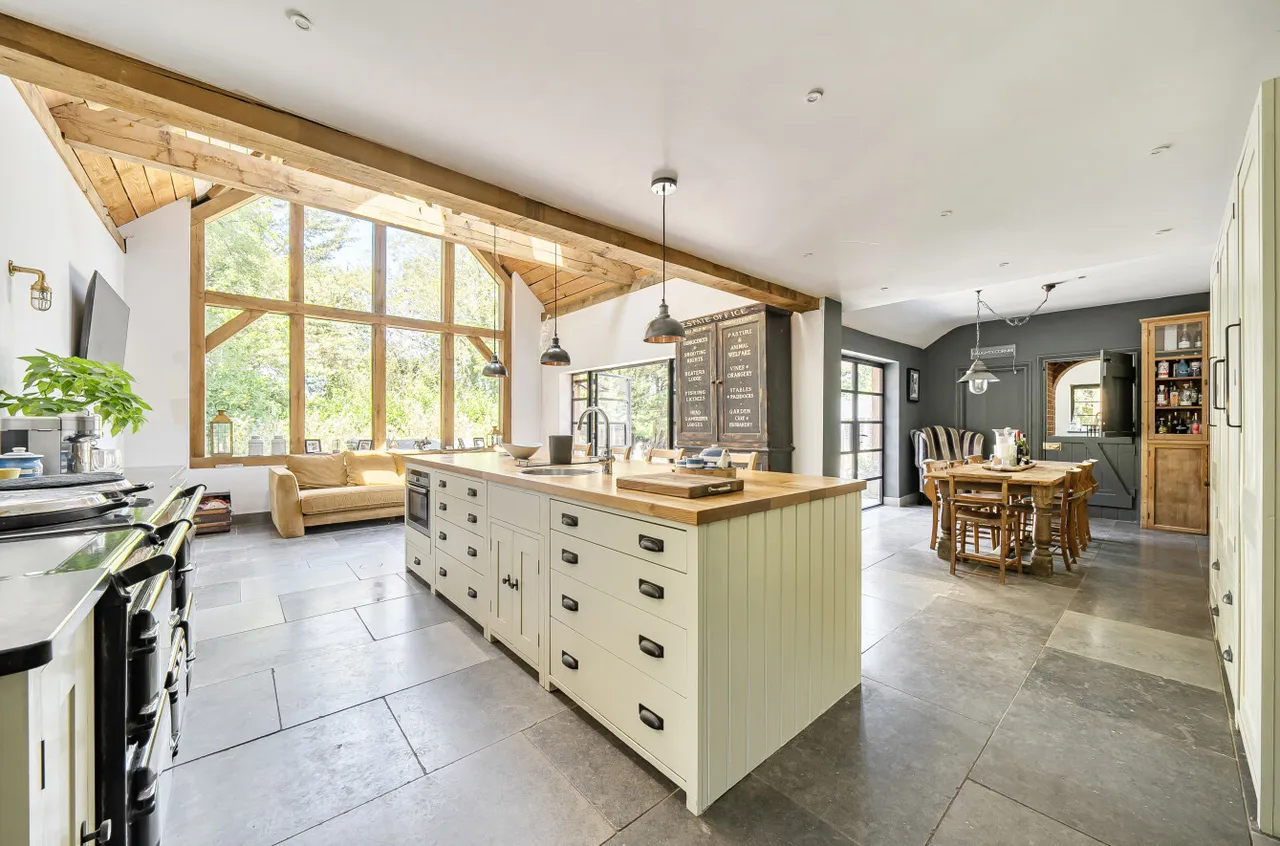 Castle Farm Lane, Wickham, PO17, photo 4