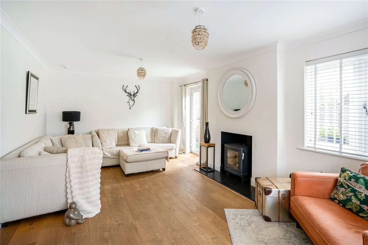 Telegraph Lane, Four Marks, Alton, Hampshire, GU34 5AX, photo 8