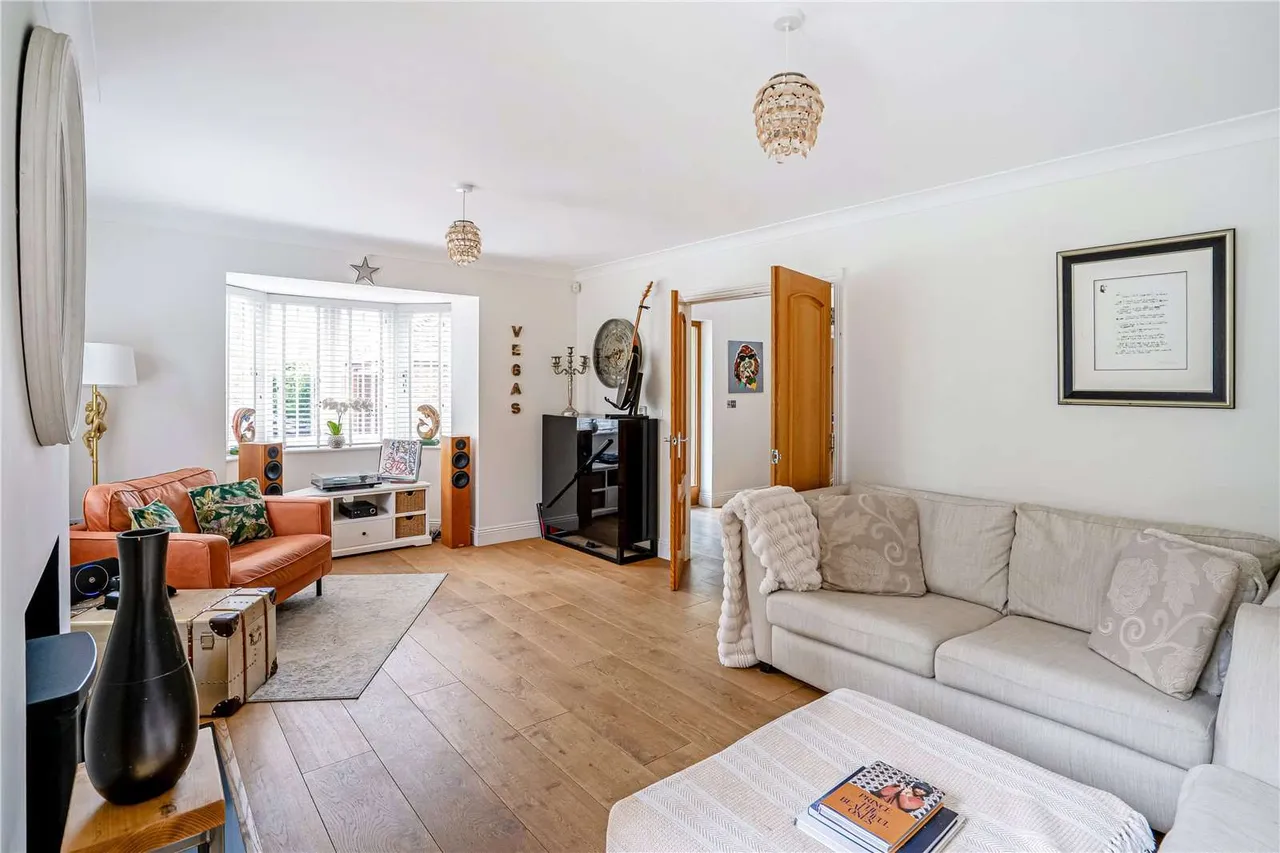 Telegraph Lane, Four Marks, Alton, Hampshire, GU34 5AX, photo 2