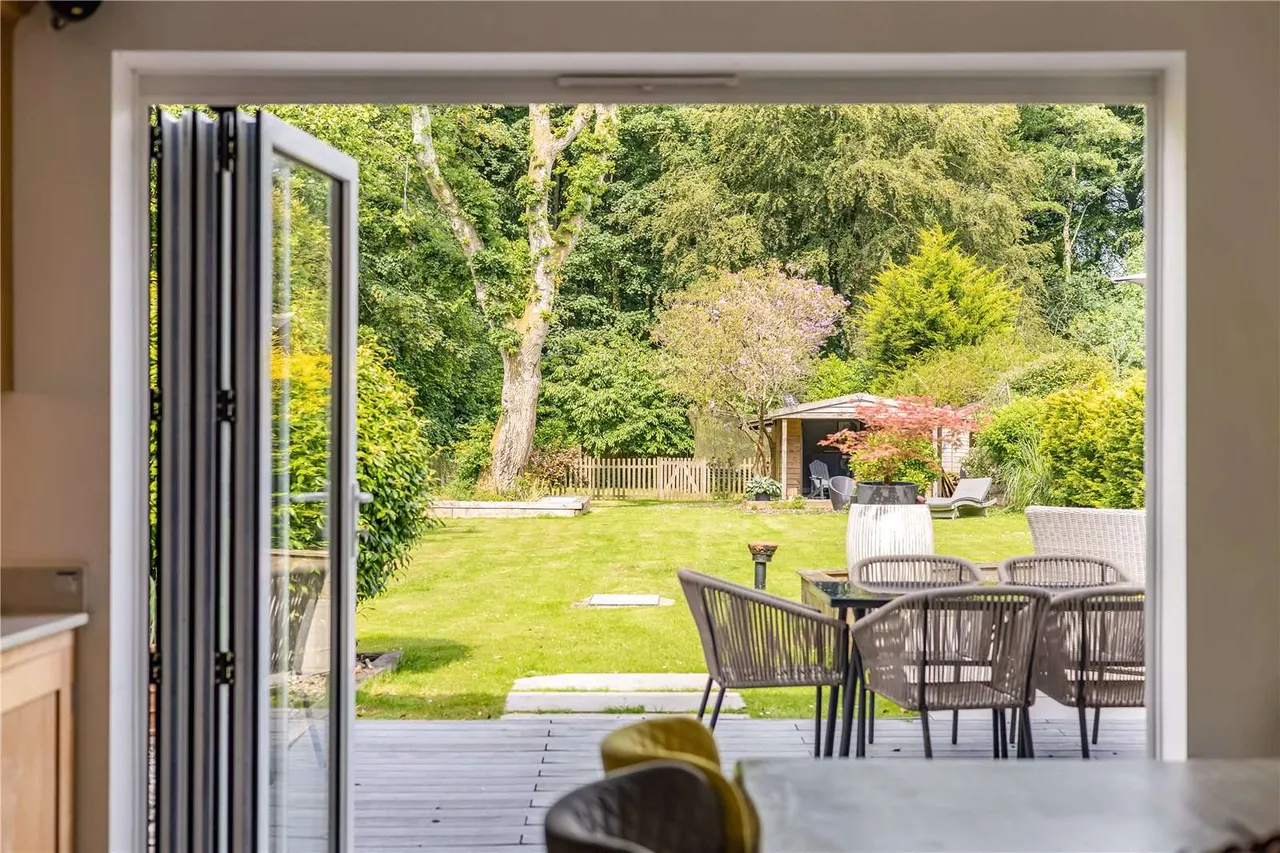 Telegraph Lane, Four Marks, Alton, Hampshire, GU34 5AX, photo 7