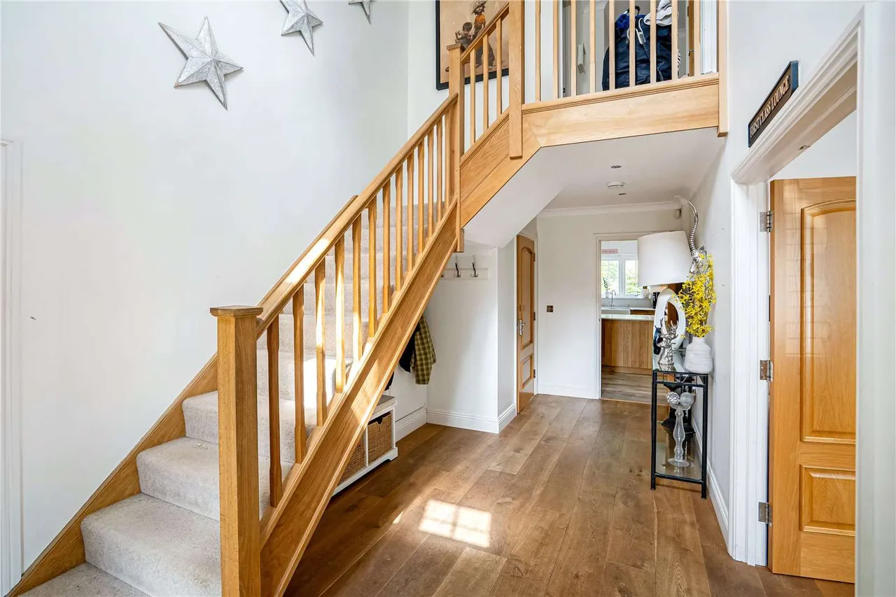 Telegraph Lane, Four Marks, Alton, Hampshire, GU34 5AX, photo 9