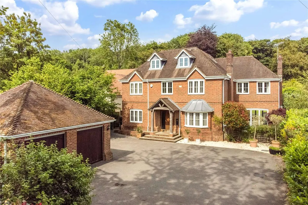 5 bed house for sale — Telegraph Lane, Four Marks, Alton, Hampshire, GU34 5AX