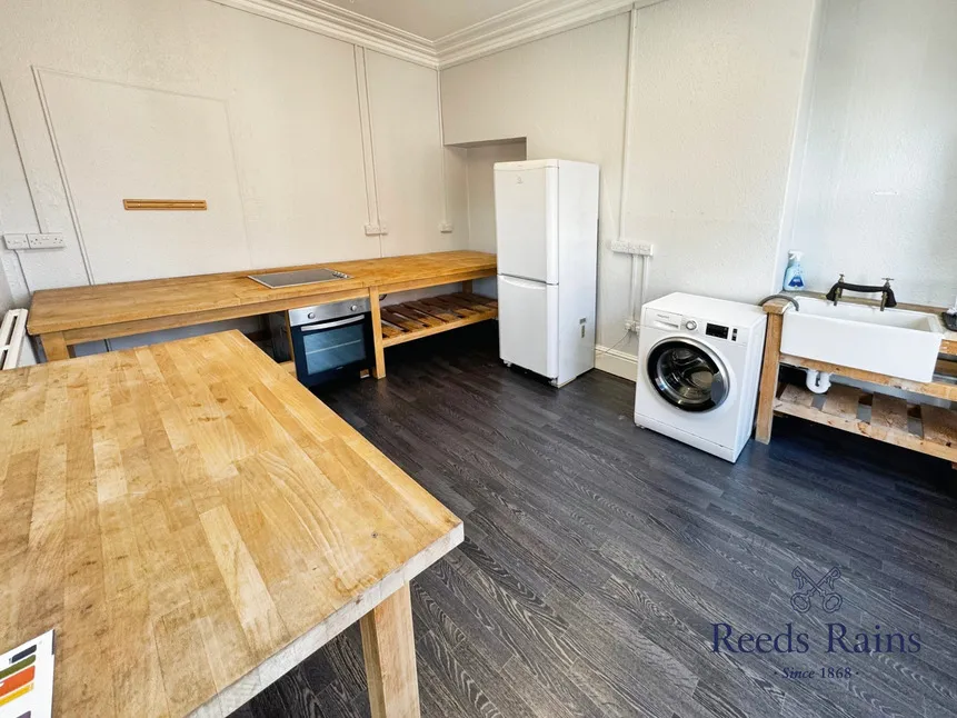Holderness Road, Hull, East Riding of Yorkshi, HU8, photo 5
