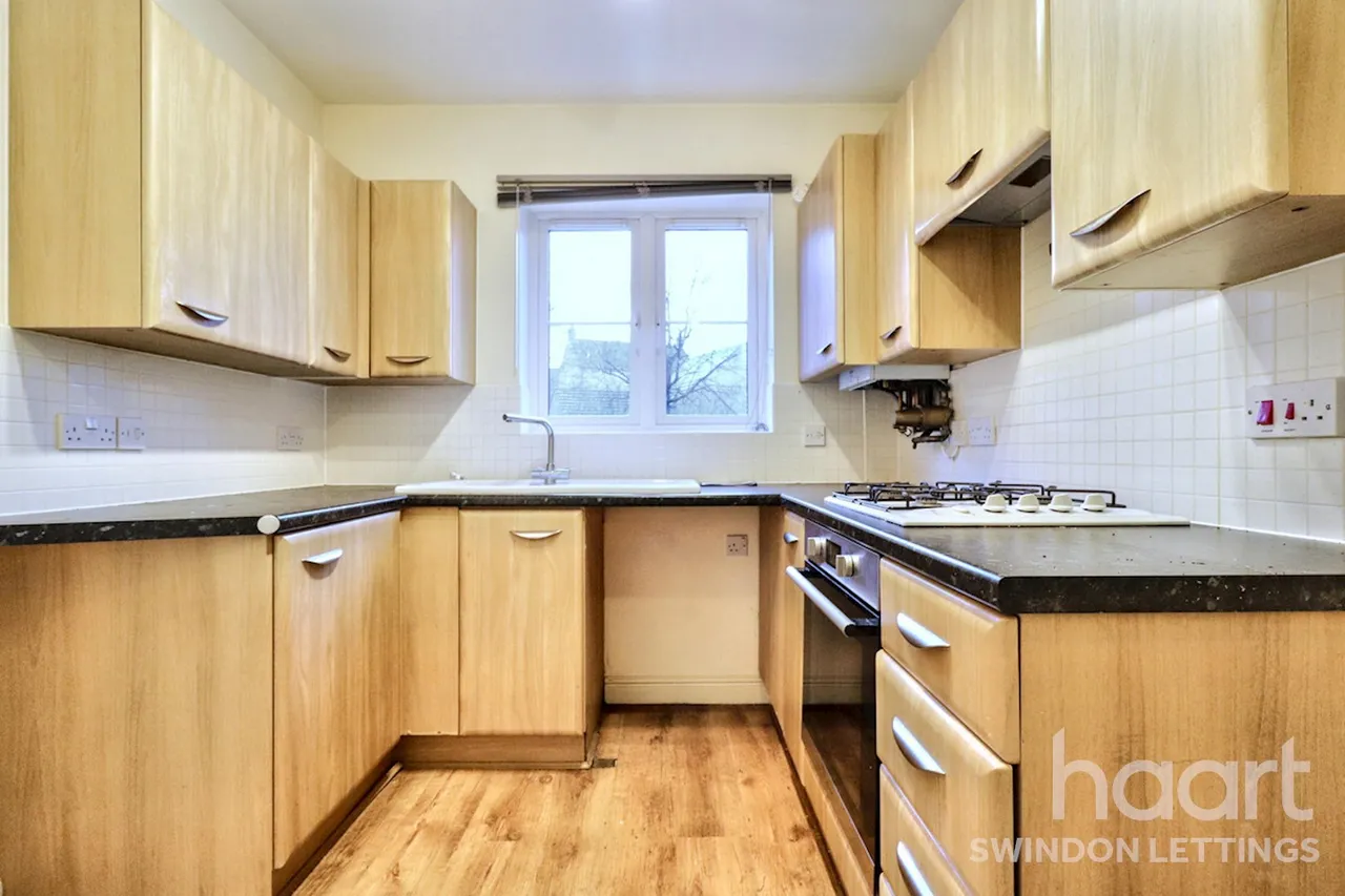 Calne, SN11, photo 2