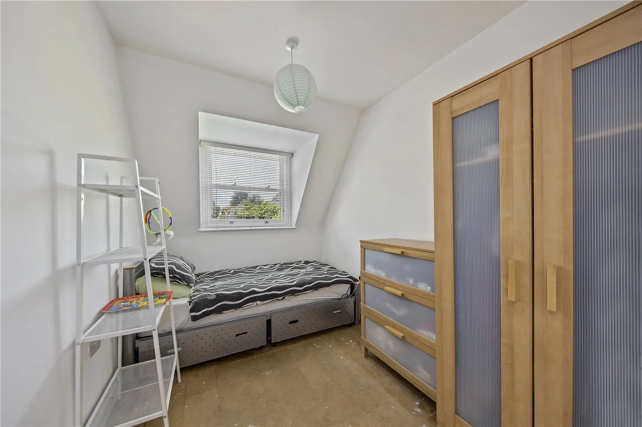 Sunnyside Road, Teddington, TW11, photo 11