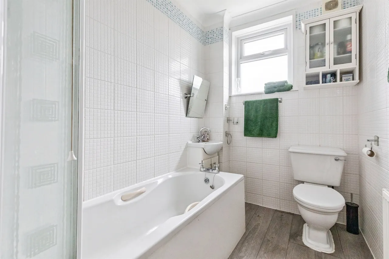 Finedon Road, WELLINGBOROUGH, photo 12