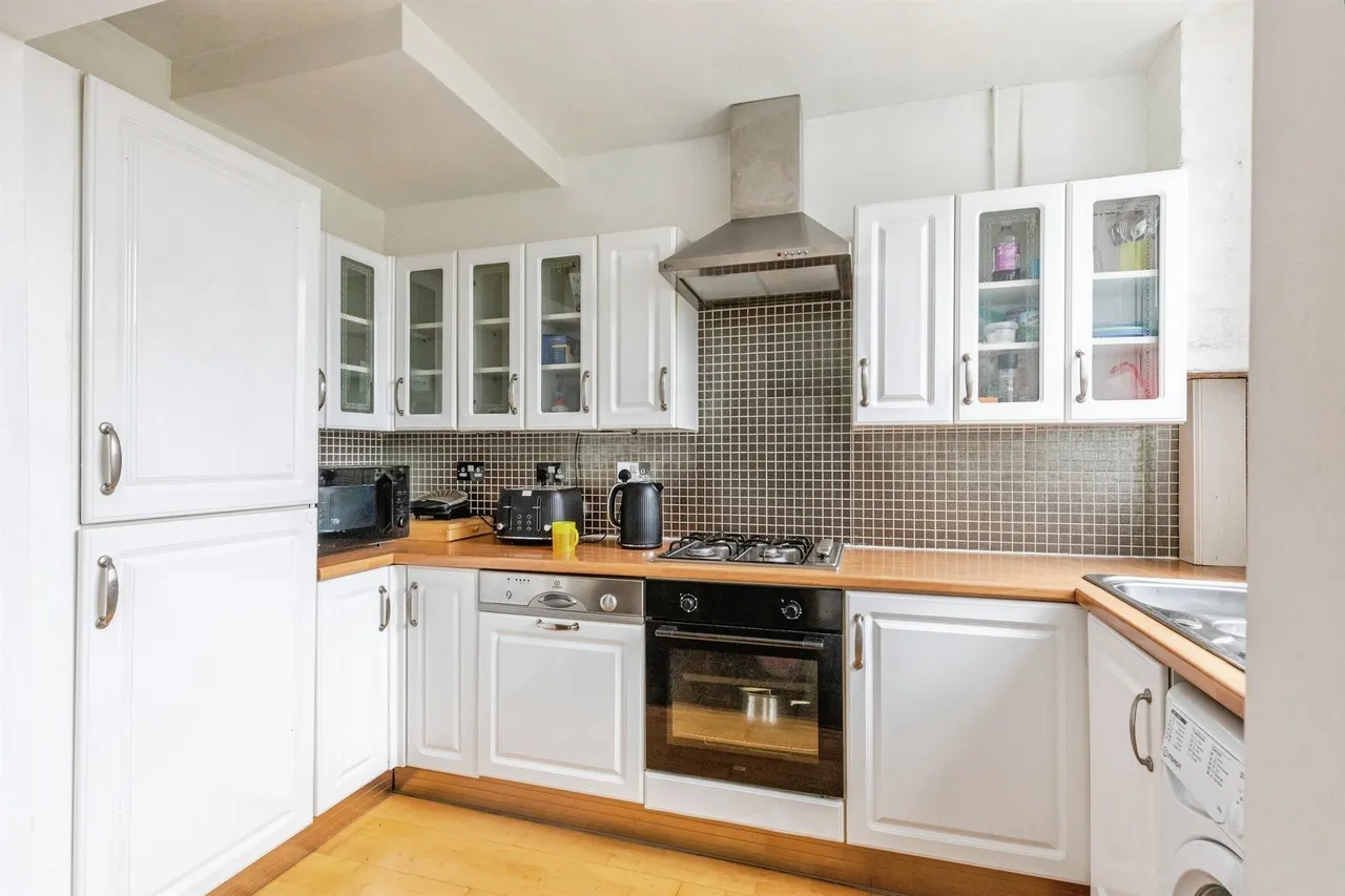 Finedon Road, WELLINGBOROUGH, photo 5